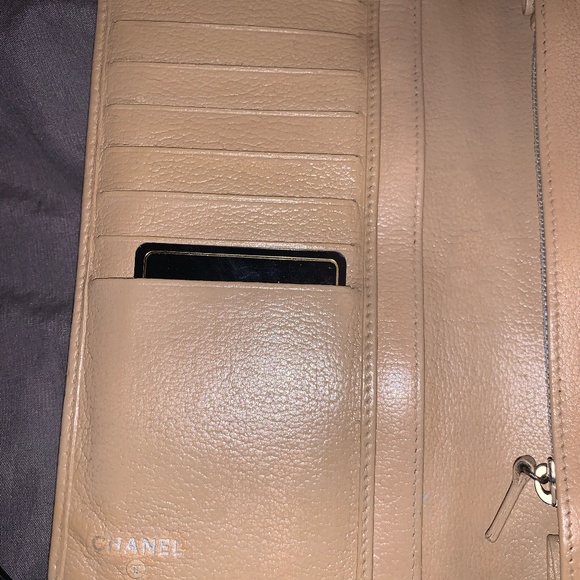 Chanel  authentic camellia flap wallet - Picture 2 of 12